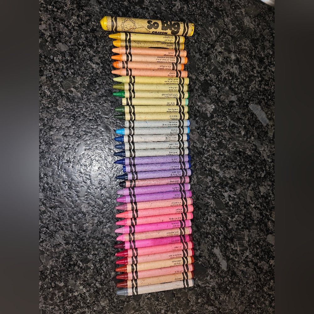 Crayola‎ Crayons Retired Colors Lot of 36 Dandelion Periwinkle Wisteria So Big